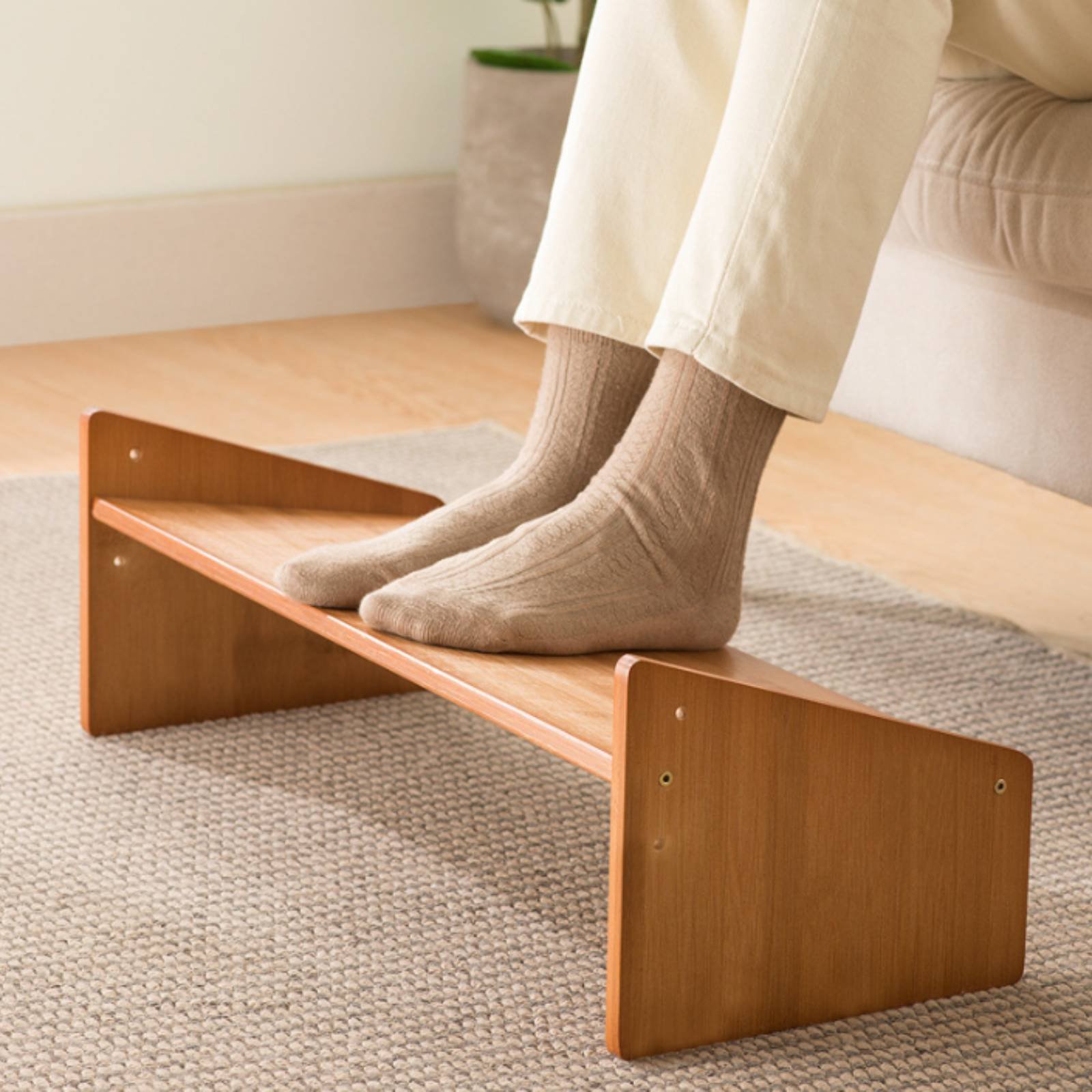 Under Desk Footrest Wide Surfa - Office Furniture ulasan dan harga