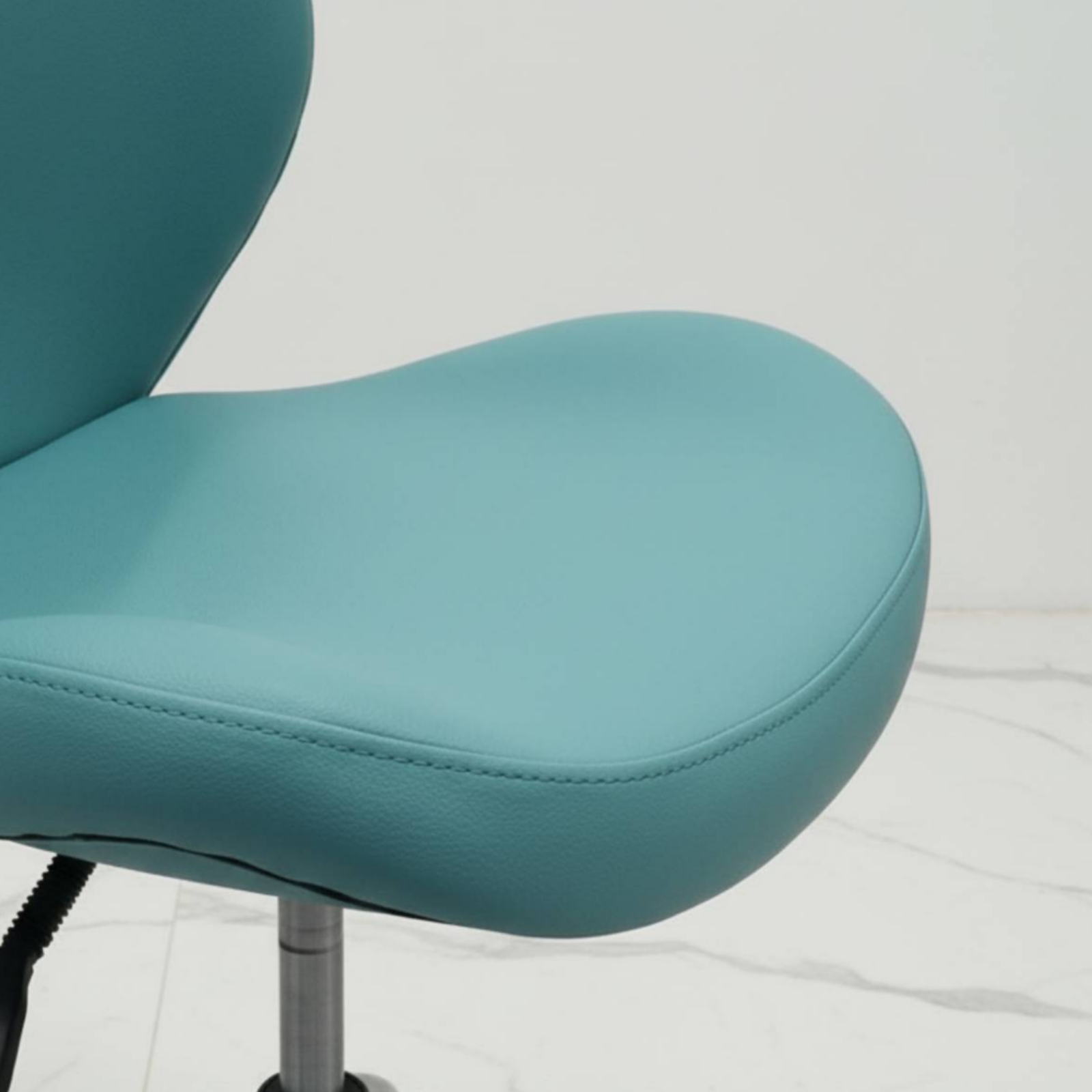 Upholstered Swivel Chair Cushi - Office Furniture ulasan dan harga